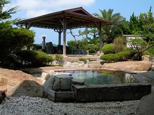 Open-air bath